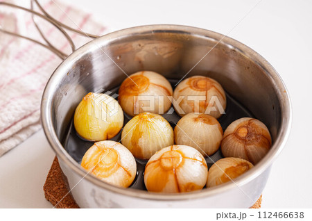 ペコロスのしょうゆ漬け作り ペコロスのしょうゆ漬け作り 112466638