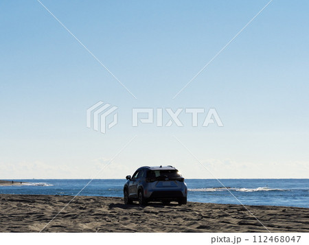 天竜川河口砂洲を走るトヨタ ヤリスクロス 天竜川河口砂洲を走るトヨタ ヤリスクロス 112468047