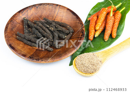 ヒハツの実とパウダー 112468933