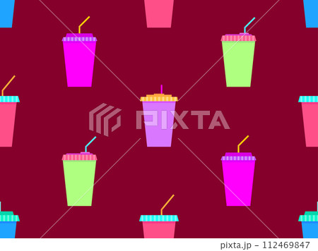 Seamless pattern with plastic or paper cups with a straw. Plastic and paper cups for carbonated drinks. Plastic smoothie glass with straw. Carbonated soft drinks. Vector illustration 112469847