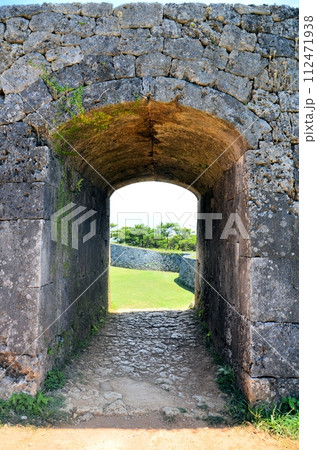 座喜味城跡 一の郭アーチ石門 112471938
