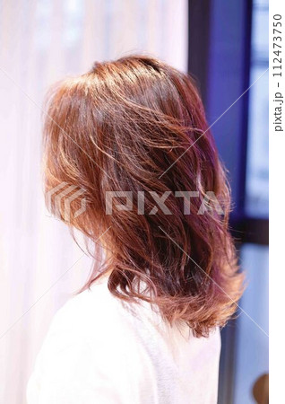 白髪染めハイライト暖色ミディアムスタイル! 白髪染めハイライト暖色ミディアムスタイル! 112473750