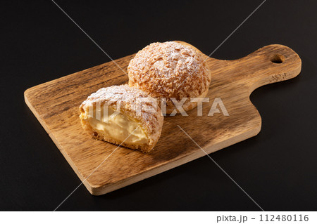 カスタード クッキーシュークリーム カスタード クッキーシュークリーム 112480116