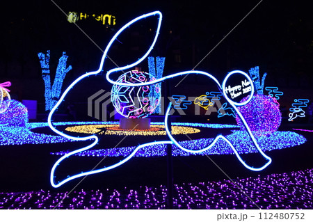 タイチェンマイ ターペー門のカウントダウンイルミネーション 112480752