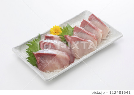 ぶりの刺身 ぶりの刺身 112481641