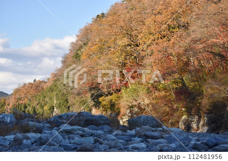 長瀞ライン下りで紅葉の秋を堪能する 112481956