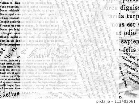 モノクロの英字コラージュ入りフレーム背景 112482061