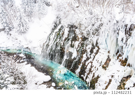 北海道美瑛冬の白ひげの滝 北海道美瑛冬の白ひげの滝 112482231