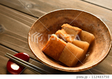 こんにゃくと厚揚げの煮物 こんにゃくと厚揚げの煮物 112483750