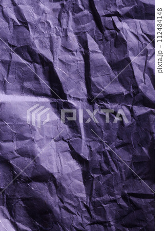 しわくちゃの紙 112484148