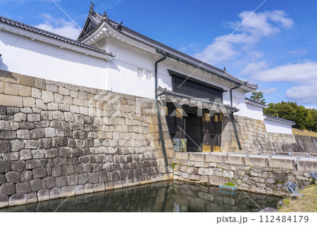 京都　元離宮二条城　東大手門 112484179