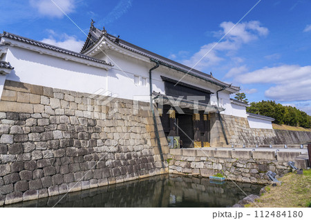 京都　元離宮二条城　東大手門 112484180