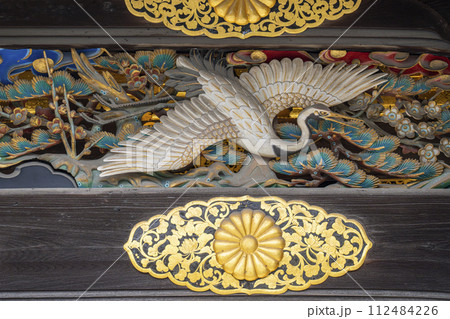 京都 元離宮二条城 唐門 松竹梅と鶴 京都 元離宮二条城 唐門 松竹梅と鶴 112484226