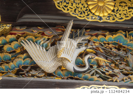 京都　元離宮二条城　唐門　松竹梅と鶴 112484234