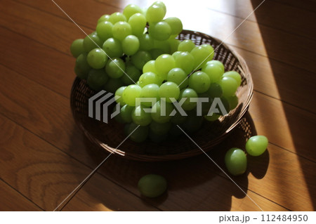~葡萄~ ○◯*+○シャインマスカット○+◯*○。 ~葡萄~ ○◯*+○シャインマスカット○+◯*○。 112484950