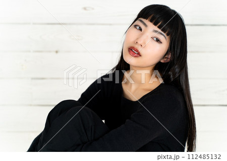 ファッションモデル ファッションモデル 112485132