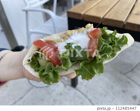 フムスと野菜のピタサンド フムスと野菜のピタサンド 112485447