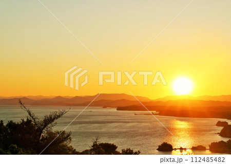 三重県 夕方の英虞湾 三重県 夕方の英虞湾 112485482