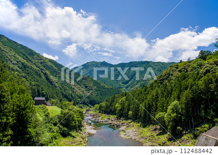 大台町・宮川沿いの夏《宮川上流・領内峡》 大台町・宮川沿いの夏《宮川上流・領内峡》 112488442