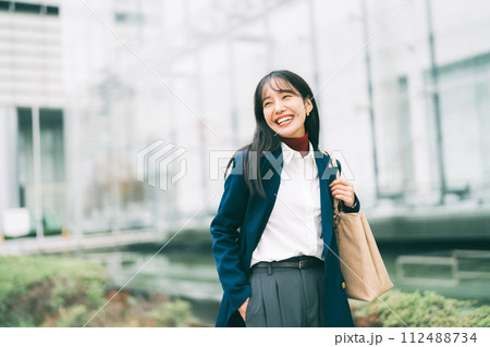 オシャレなビジネスウーマン 112488734