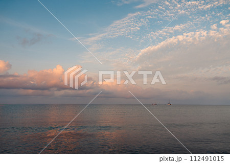 Beach on the island in the early morning 112491015