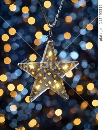 キラキラ輝くクリスマスの星　AI画像 112493516