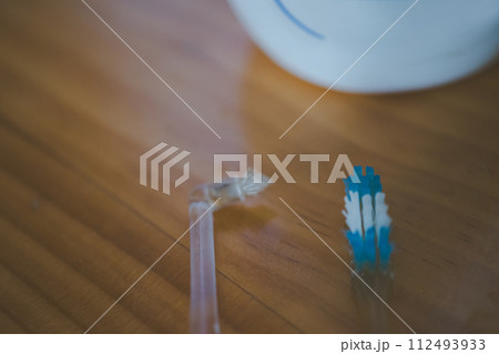 ワンタフトブラシ 112493933