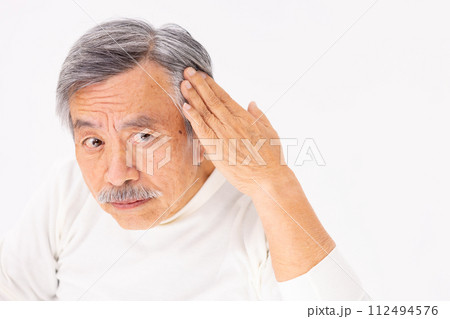 シニア男性　ヘアケア　生え際 112494576