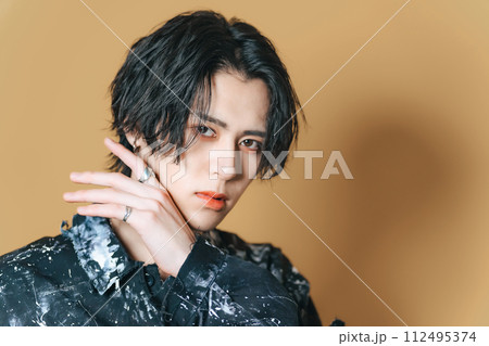 男性のファッション・美容イメージ メンズコスメ 男性のファッション・美容イメージ メンズコスメ 112495374