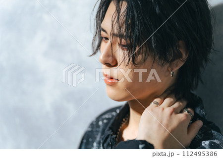 男性のファッション・美容イメージ メンズコスメ 男性のファッション・美容イメージ メンズコスメ 112495386