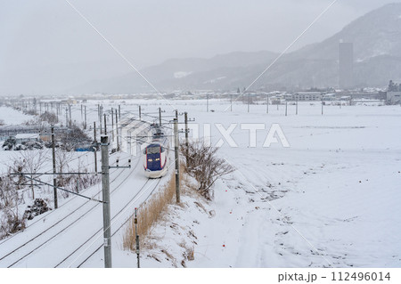 東北 新幹線 鉄道 雪景色 雪国 旅 東北 新幹線 鉄道 雪景色 雪国 旅 112496014