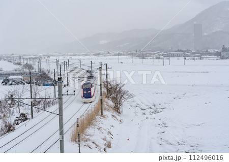 東北 新幹線 鉄道 雪景色 雪国 旅 東北 新幹線 鉄道 雪景色 雪国 旅 112496016