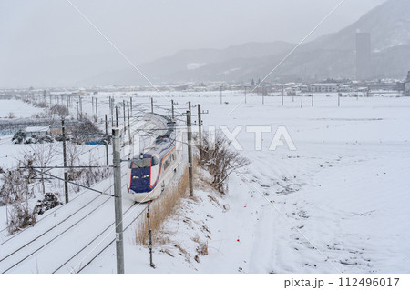 東北 新幹線 鉄道 雪景色 雪国 旅 東北 新幹線 鉄道 雪景色 雪国 旅 112496017