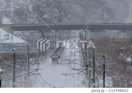 東北 新幹線 鉄道 雪景色 雪国 旅 東北 新幹線 鉄道 雪景色 雪国 旅 112496022