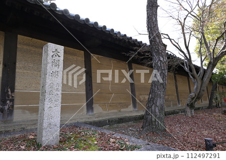 三十三間堂に残る太閤塀 三十三間堂に残る太閤塀 112497291