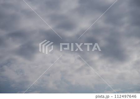 曇空　曇天　曇り　 112497646