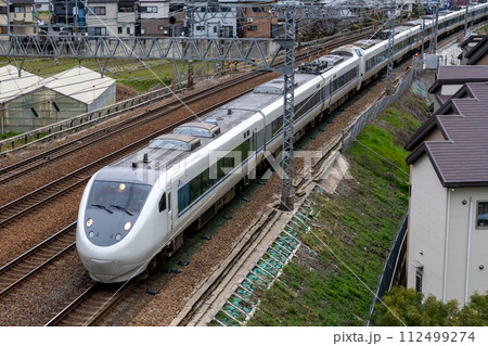 特急列車 走行イメージ 特急列車 走行イメージ 112499274