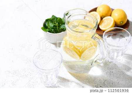 レモンウォーター 112501936