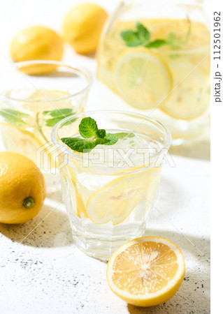 レモンウォーター 112501962