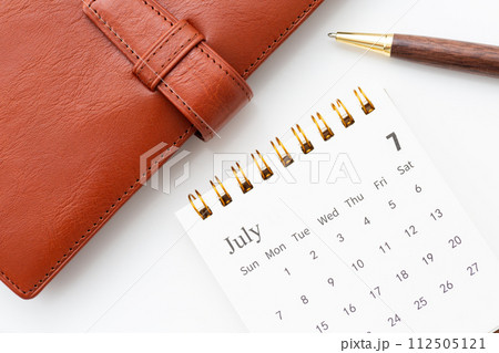 7月のカレンダーと手帳 7月のカレンダーと手帳 112505121