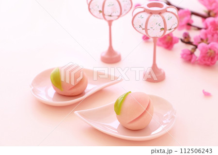 おひな祭り　桃の和菓子 112506243
