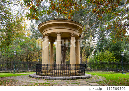 The old oak tree of Gernika that symbolizes traditional freedoms for the Biscayan people The old oak tree of Gernika that symbolizes traditional freedoms for the Biscayan people 112509501