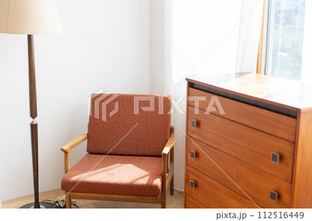 明るい部屋の椅子 明るい部屋の椅子 112516449