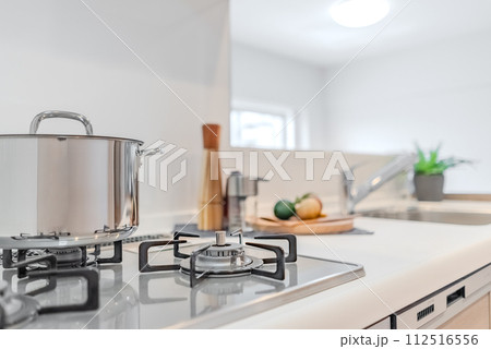 システムキッチンのガスコンロ 112516556