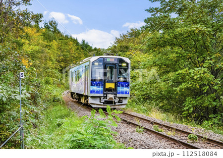 富良野線　キハH100（美馬牛－上富良野） 112518084