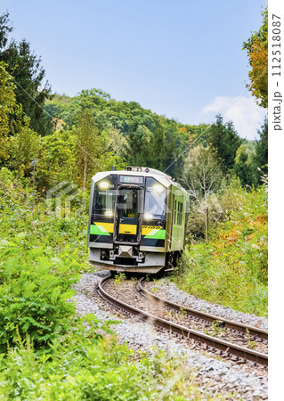 富良野線　キハH100（美馬牛－上富良野） 112518087