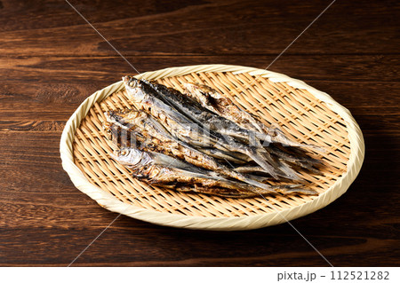 長崎産の焼きあご出汁、日本の伝統的な出汁で和食に使われます 112521282