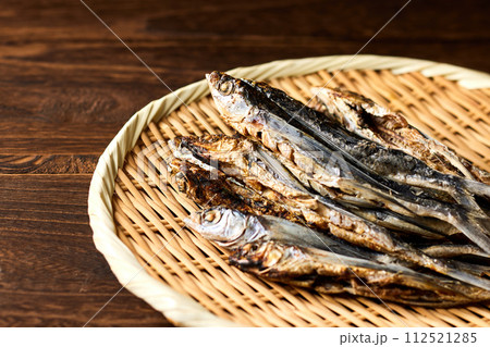 長崎産の焼きあご出汁、日本の伝統的な出汁で和食に使われます 長崎産の焼きあご出汁、日本の伝統的な出汁で和食に使われます 112521285