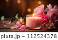 テーブルの上に置いたキャンドル 112524378