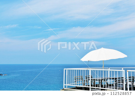 和歌山県 青空と海のテラス 和歌山県 青空と海のテラス 112528857